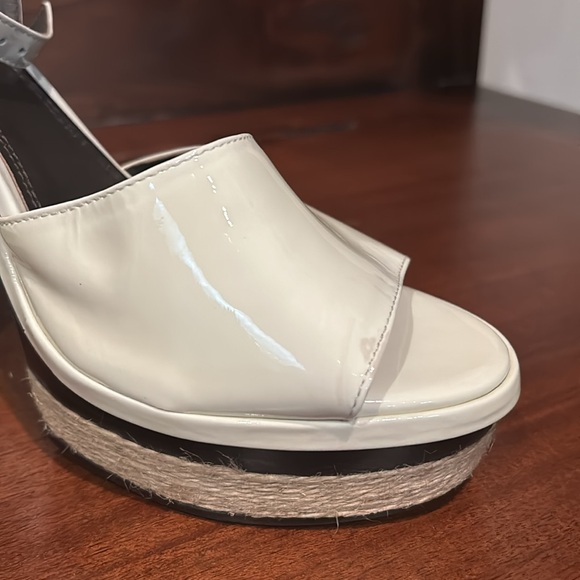 Tory Burch JUTE PLATFORM SANDAL very good shape a few marks look at photos - Picture 2 of 5